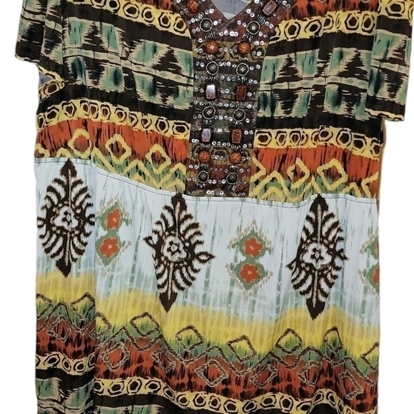 Avenue size 22/24 top. Bright colorful stone accents on front. V neck - Picture 11 of 12